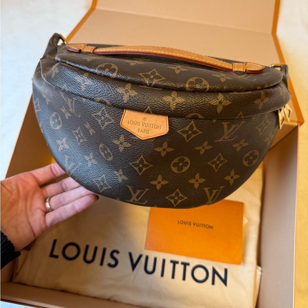 Louis Vuitton Monogram Bum Bag MM